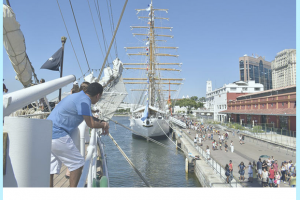 Los buques escuela en Puerto Madero